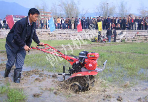 水田用微耕機